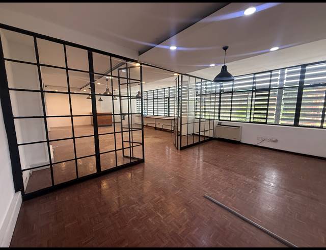 73M² OFFICE TO LET IN PARKTOWN NORTH